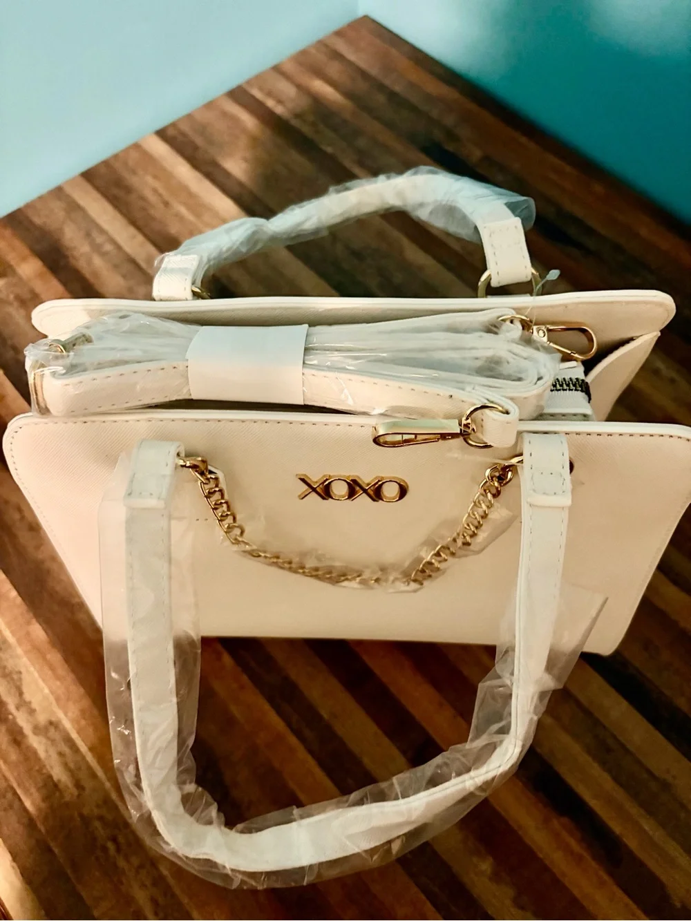 XOXO White Structured Satchel with Gold Chain Detail and Crossbody Strap. NWT! - Picture 5 of 7
